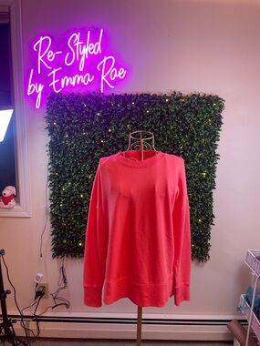 🎳Time and Tru Bright Coral Pullover Sweatshirt